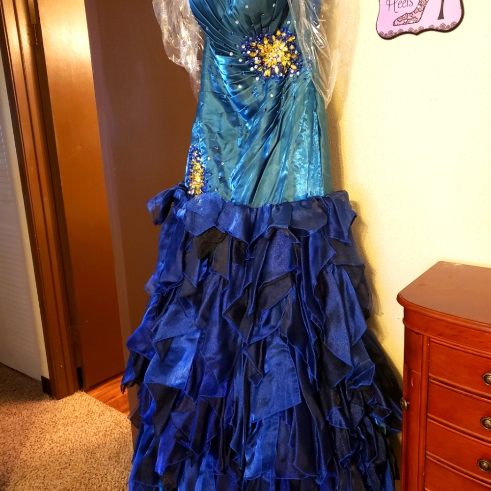 Sz 10 Blue/black Karishma gown